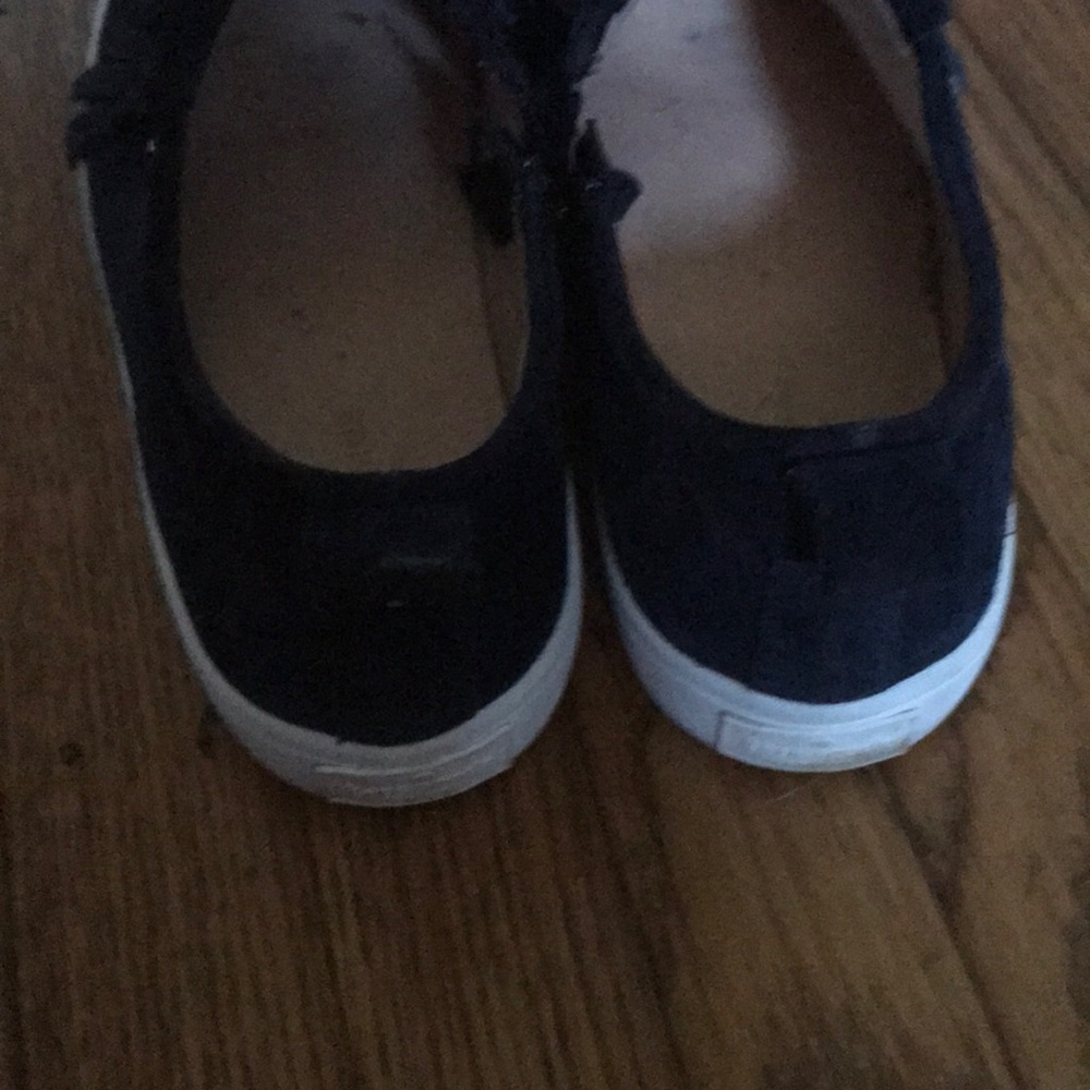 Sneakers - Picture 2 of 3